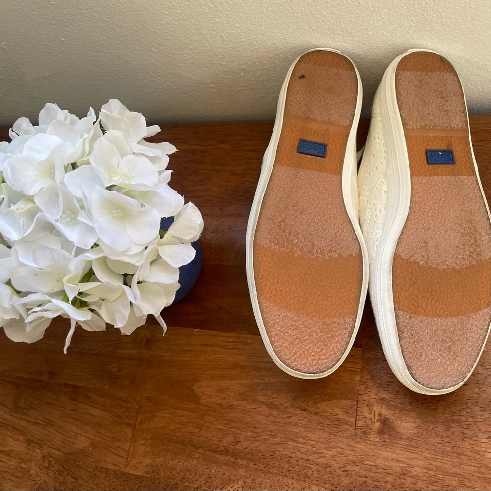 Keds White Lace Sneakers Vintage-Inspired - Picture 3 of 4